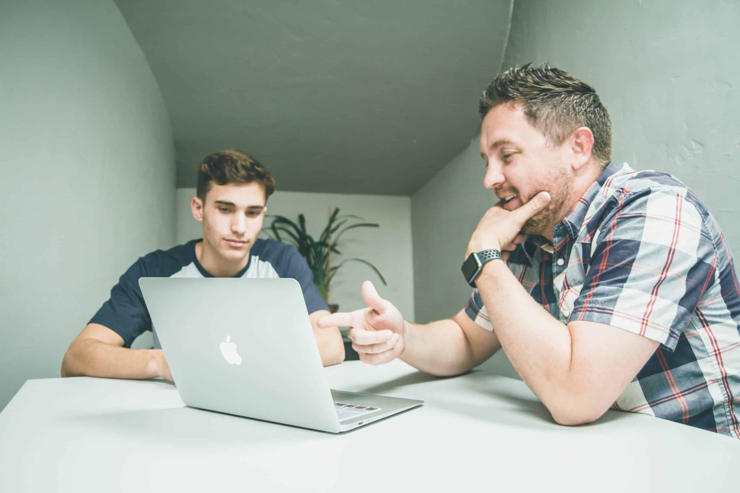 kenny eliason y 6rqStQBYQ unsplash - property management software
